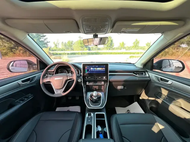Haval M6 — Фото автомобиля 10