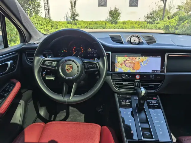 Porsche Macan — Фото автомобиля 6