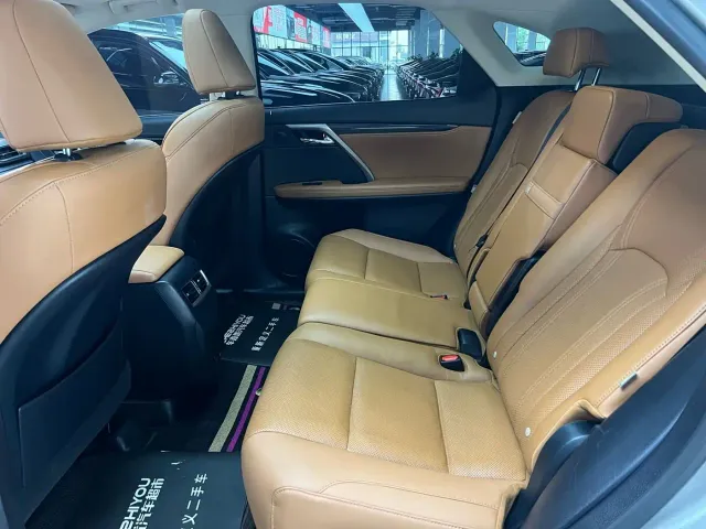 Lexus RX — Фото автомобиля 10