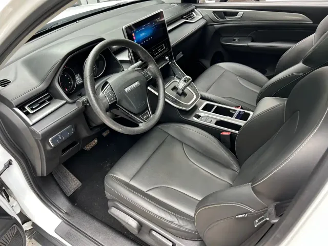 Haval M6 — Фото автомобиля 9