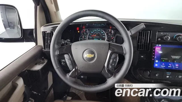 Chevrolet Express Van — Фото автомобиля 13