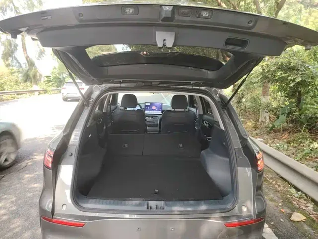 Geely Galaxy E5 — Фото автомобиля 18