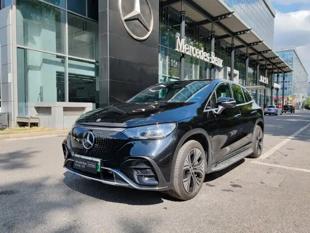 Фотография автомобиля — Mercedes-Benz EQE SUV