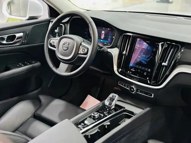 Volvo S60 — Фото автомобиля 15