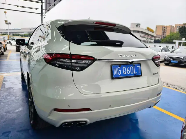 Maserati Levante — Фото автомобиля 14