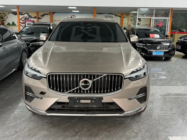 Volvo XC60 — Фото автомобиля 2