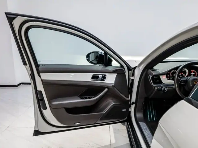 Porsche Panamera — Фото автомобиля 5