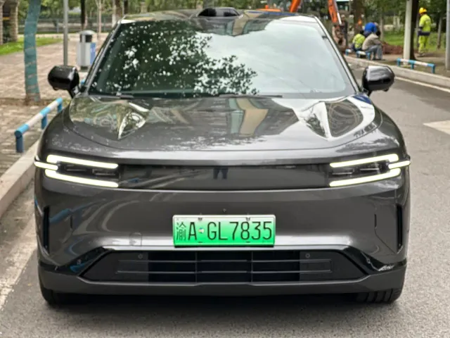 Changan Qiyuan E07 — Фото автомобиля 2