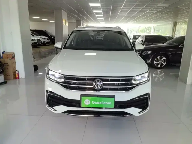Volkswagen Tiguan L — Фото автомобиля 2