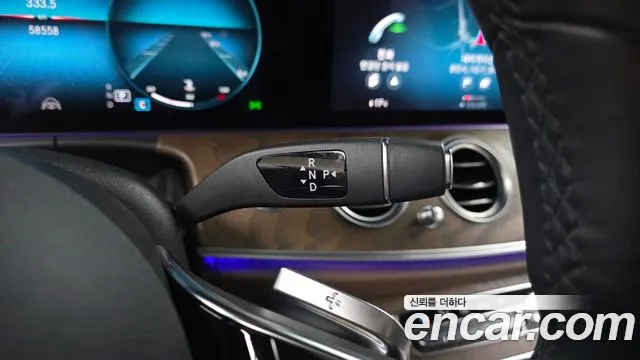 Mercedes-Benz E-Class — Фото автомобиля 9
