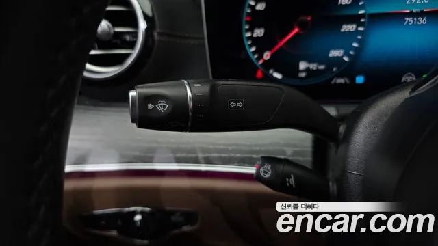 Mercedes-Benz E-Class E-класс W213 E350 4MATIC Avantgarde — Фото автомобиля 16