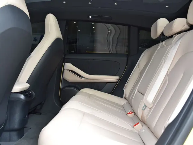 Nio ET5 Touring — Фото автомобиля 8