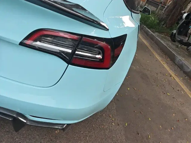 Tesla Model 3 — Фото автомобиля 7