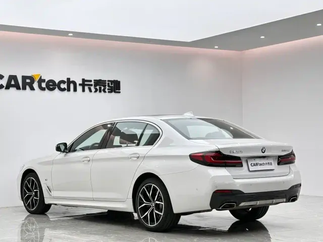 BMW 5 Series — Фото автомобиля 3