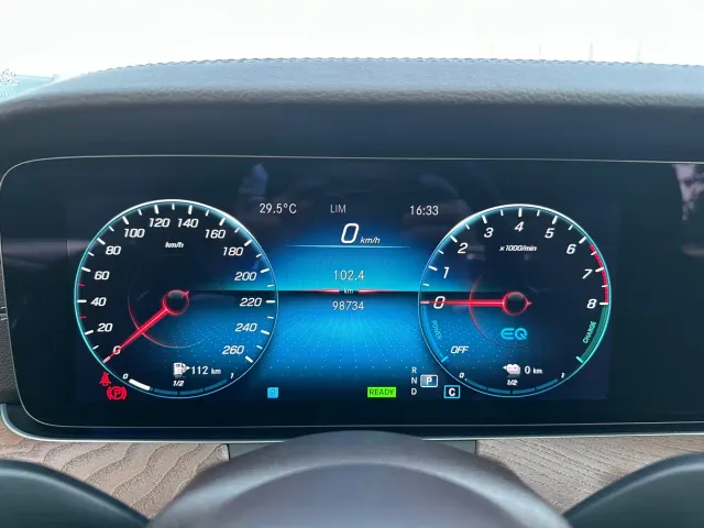 Mercedes-Benz E-Class — Фото автомобиля 27