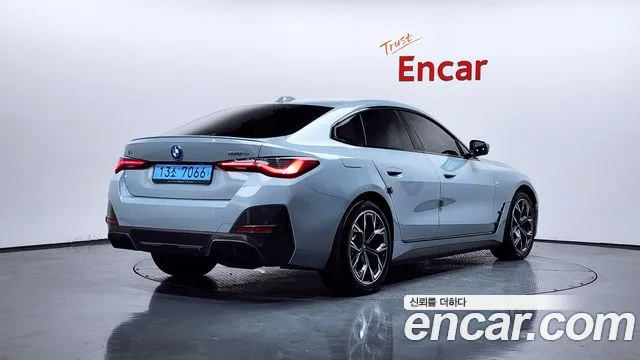 BMW i4 — Фото автомобиля 2