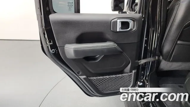 Jeep Wrangler JL — Фото автомобиля 25