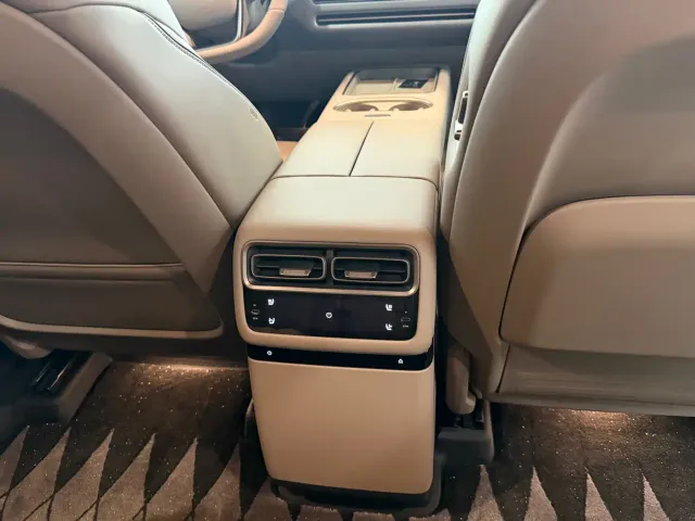 Li Auto i6 — Фото автомобиля 7
