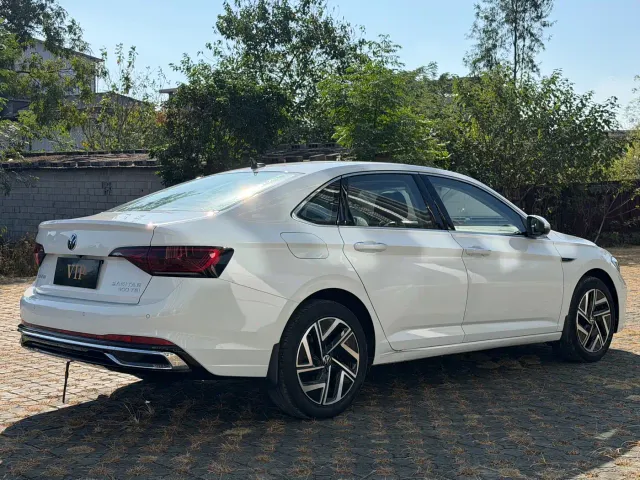 Volkswagen Sagitar — Фото автомобиля 4