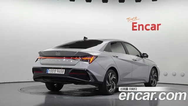 Hyundai Avante CN7 — Фото автомобиля 2