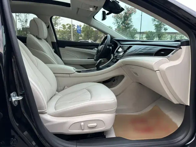Buick LaCrosse — Фото автомобиля 12