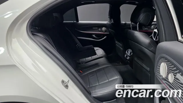 Mercedes-Benz E-Class W213 — Фото автомобиля 12