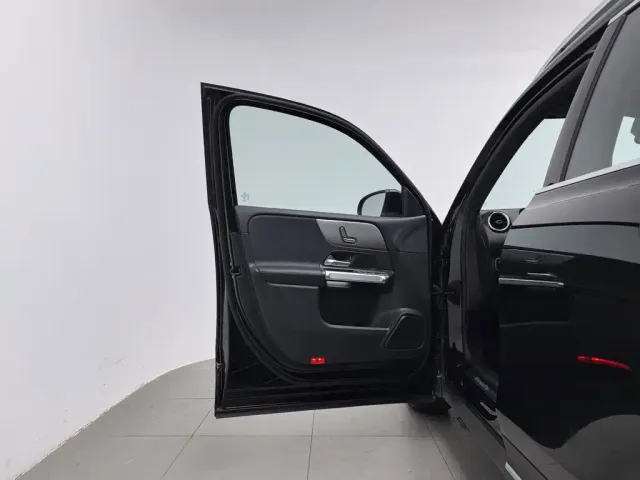 Mercedes-Benz GLB-Class — Фото автомобиля 8