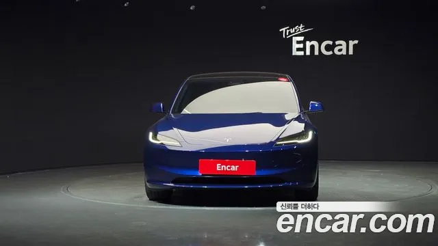 Tesla Model 3 — Фото автомобиля 3