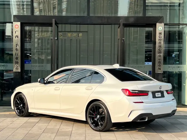 BMW 3 Series — Фото автомобиля 4