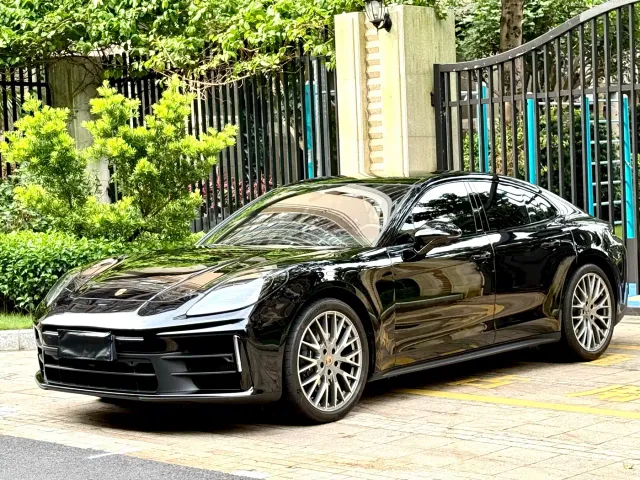 Фотография автомобиля — Porsche Panamera