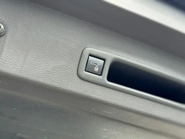 Toyota Sienna — Фото автомобиля 12