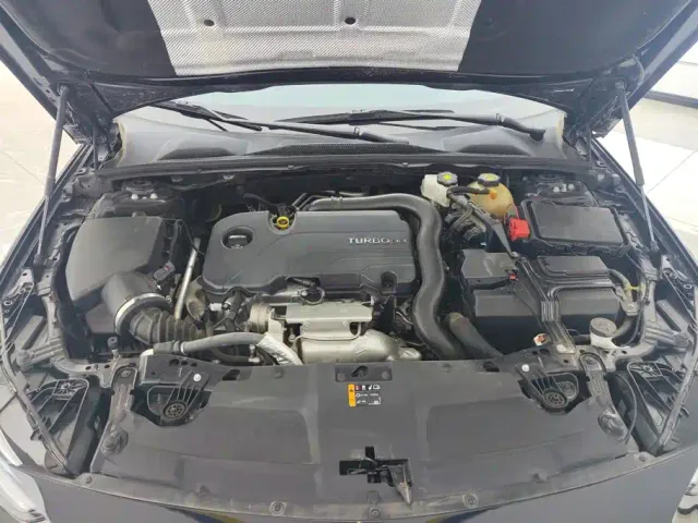 Buick Regal — Фото автомобиля 10