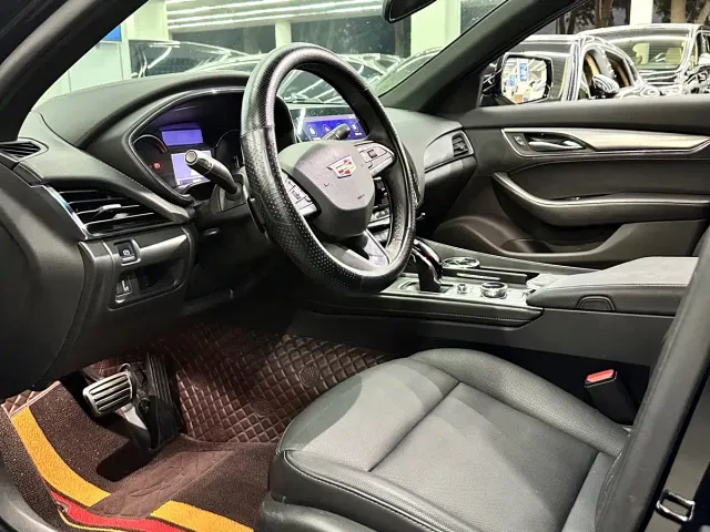Cadillac CT5 — Фото автомобиля 4