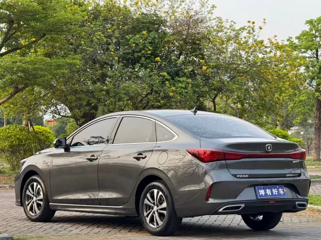 Changan Eado — Фото автомобиля 4