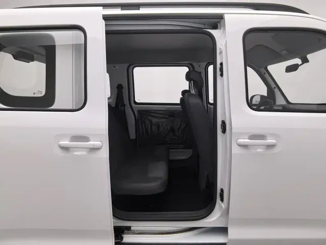 Wuling Zhiguang NEV — Фото автомобиля 15