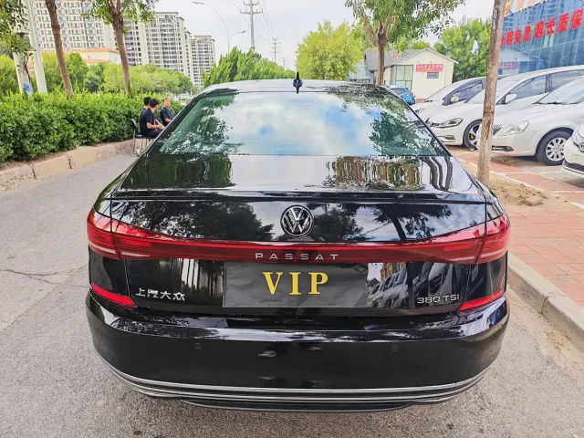 Volkswagen Passat — Фото автомобиля 8