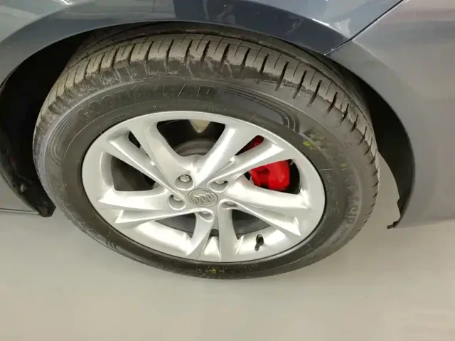 Buick Regal — Фото автомобиля 5