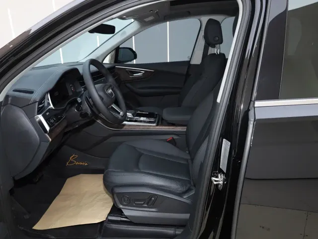Audi Q7 — Фото автомобиля 29