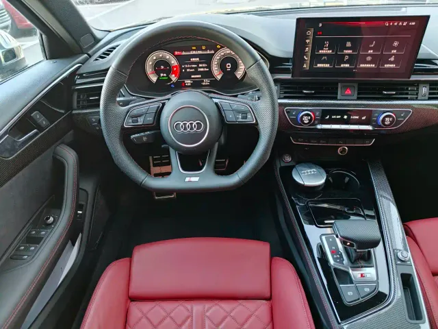 Audi S4 — Фото автомобиля 6