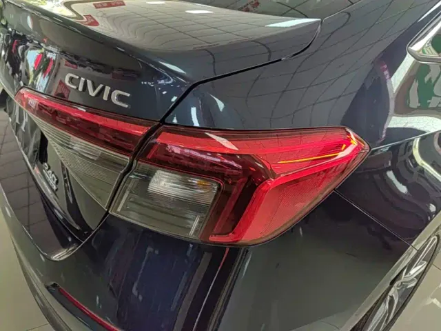 Honda Civic — Фото автомобиля 7