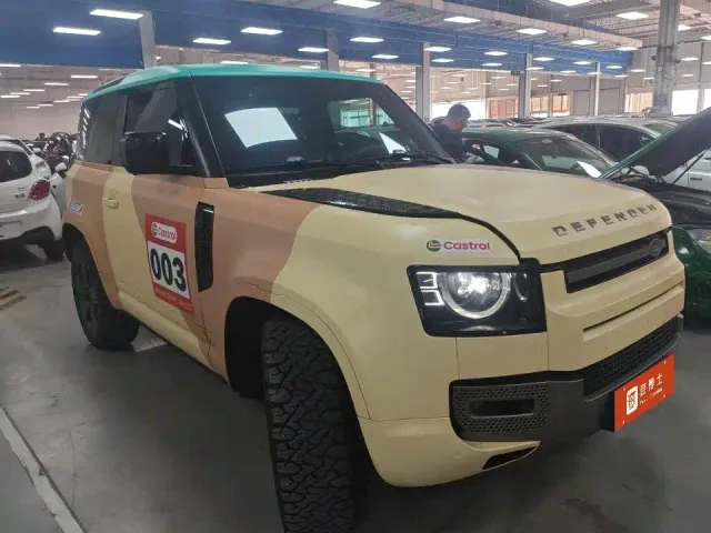Land Rover Defender — Фото автомобиля 5