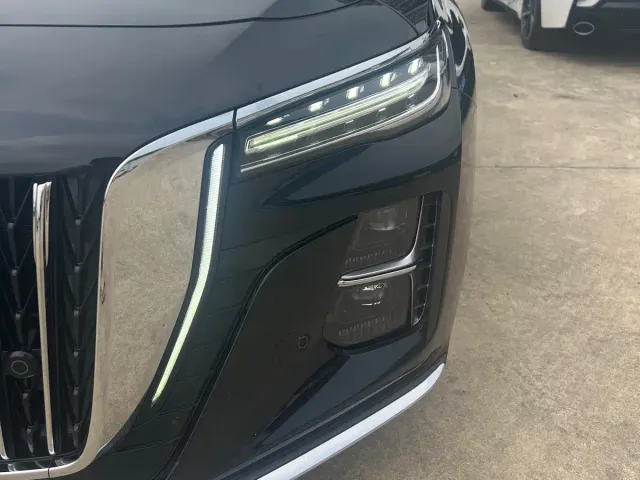 Hongqi H5 — Фото автомобиля 4