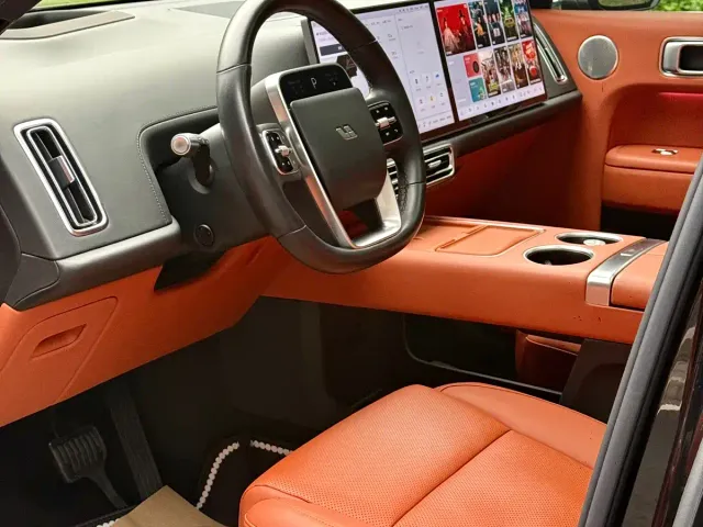 Li Auto L8 — Фото автомобиля 5