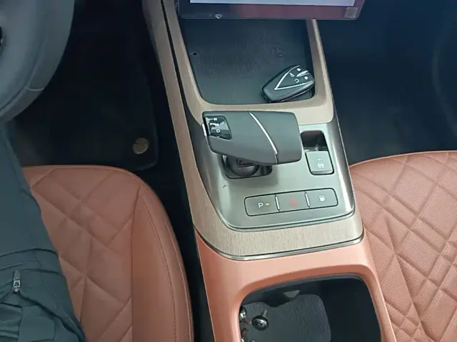 Changan Qiyuan A05 — Фото автомобиля 13