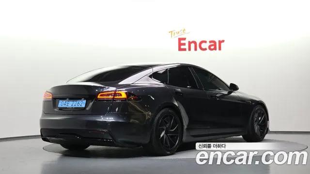 Tesla Model S — Фото автомобиля 2