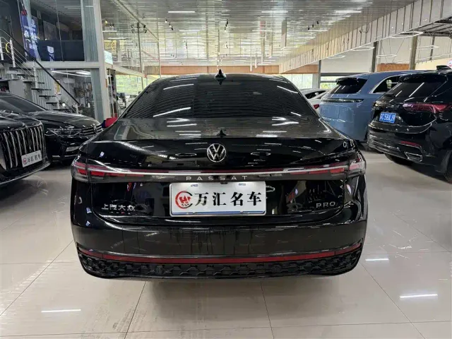 Volkswagen Passat — Фото автомобиля 9