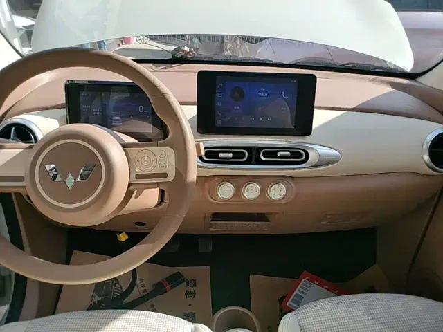 Wuling Hongguang Mini EV — Фото автомобиля 12
