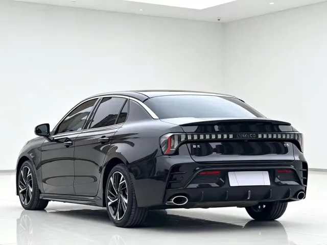 Lynk & Co 03 — Фото автомобиля 7