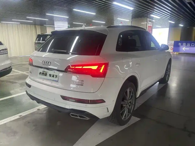 Audi Q5L — Фото автомобиля 5