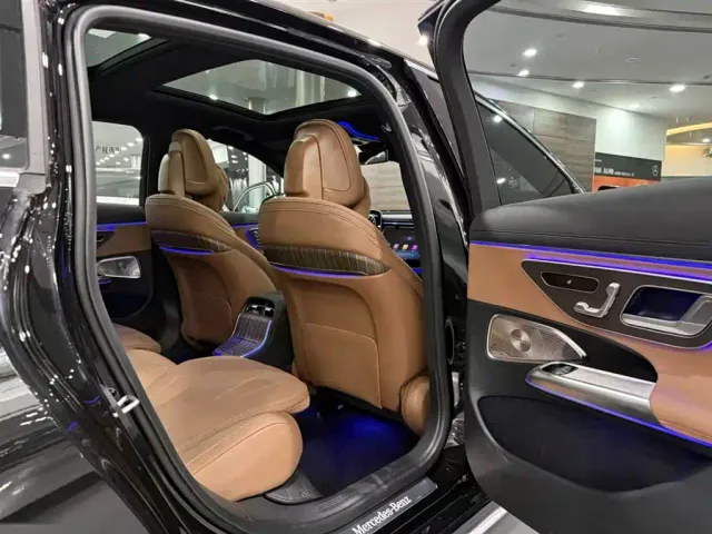 Mercedes-Benz E-Class — Фото автомобиля 12